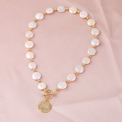Niche Design Natural Freshwater Baroque Pearl Short Necklace for Women, Light Luxury Queen Portrait Gold Coin Collarbone Chain