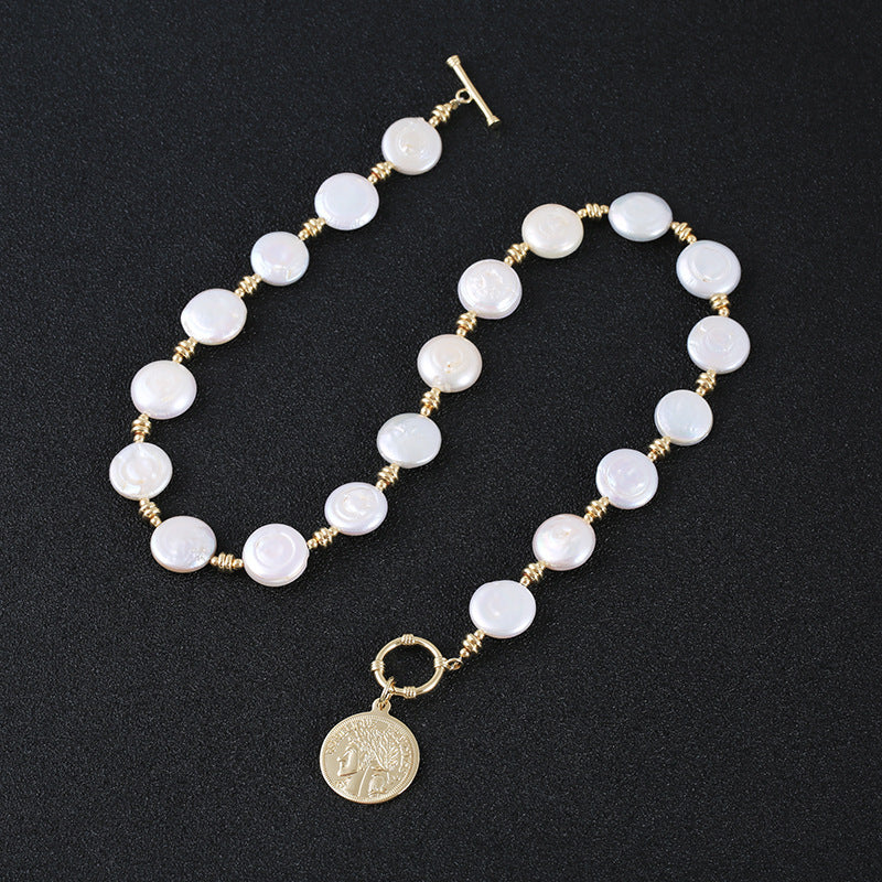 Niche Design Natural Freshwater Baroque Pearl Short Necklace for Women, Light Luxury Queen Portrait Gold Coin Collarbone Chain