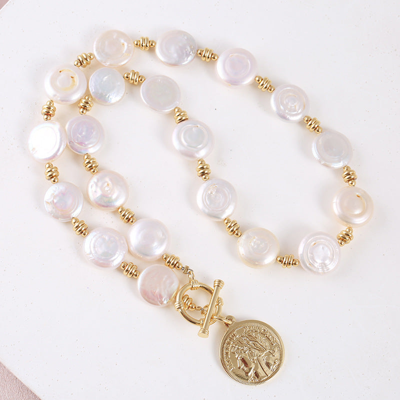 Niche Design Natural Freshwater Baroque Pearl Short Necklace for Women, Light Luxury Queen Portrait Gold Coin Collarbone Chain